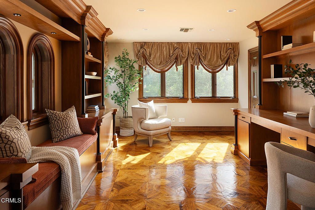 Primary suite with domed sitting turret.